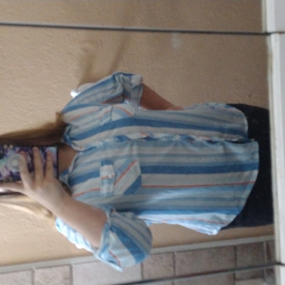 Cute multicolored button up!
